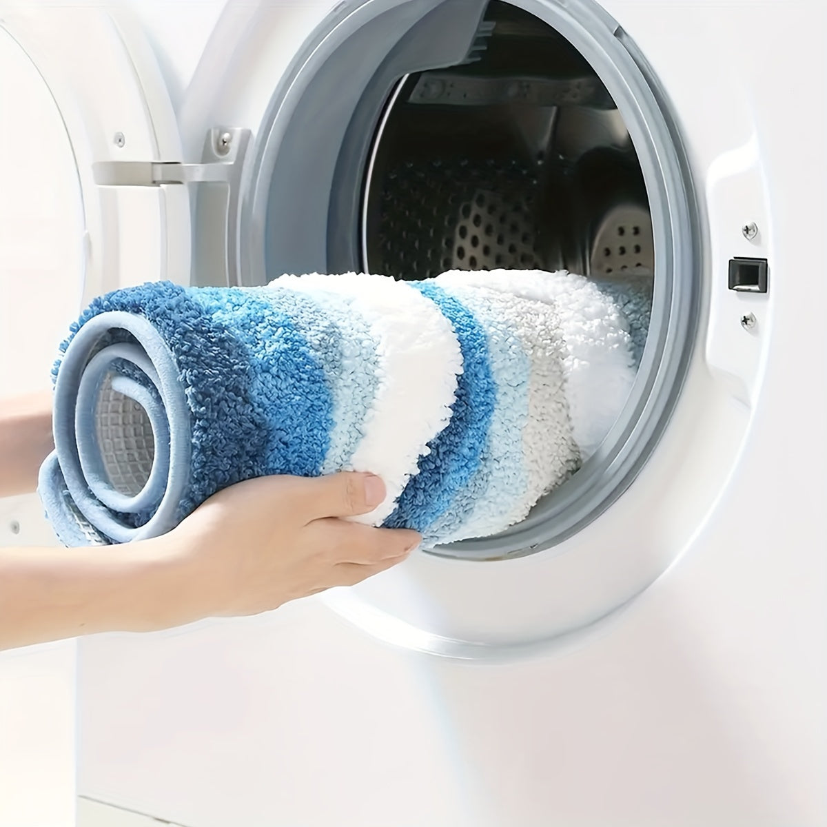 Ocean Wave Design Bathroom Rug - Premium Non-Slip, Fluffy Polyester Mat for Bathtub